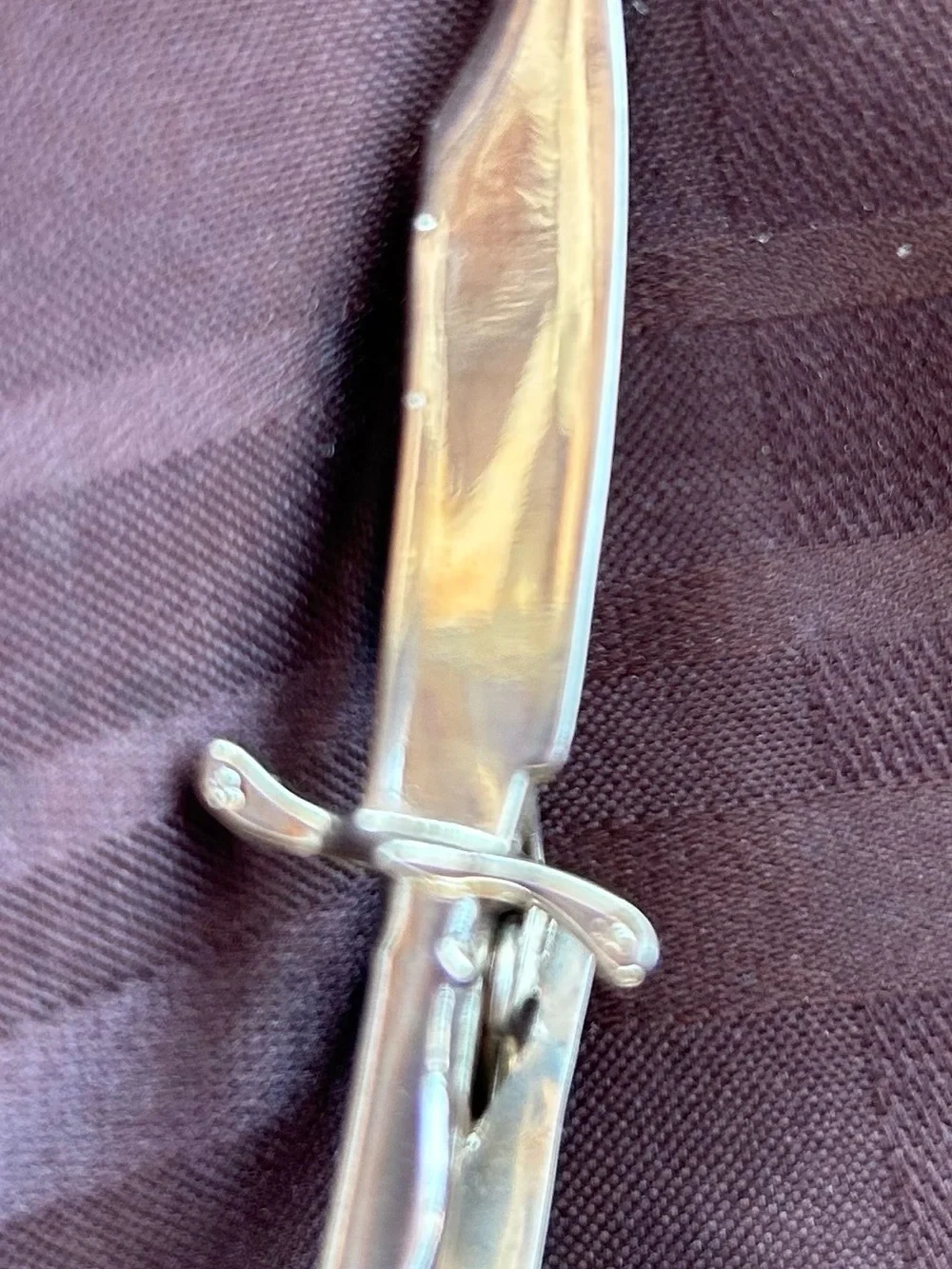 Set of 2 Vintage Men’s Tie clips or money in the shape of a knife and a dagger